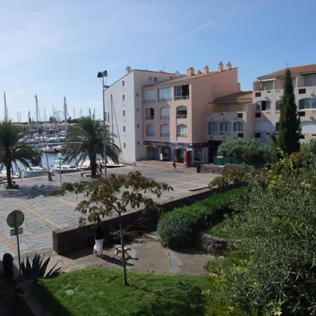 Apartment Rue Des Chandelles * Agde